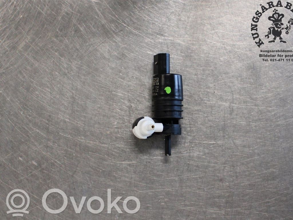 Ford Kuga II Windscreen/windshield washer pump 
