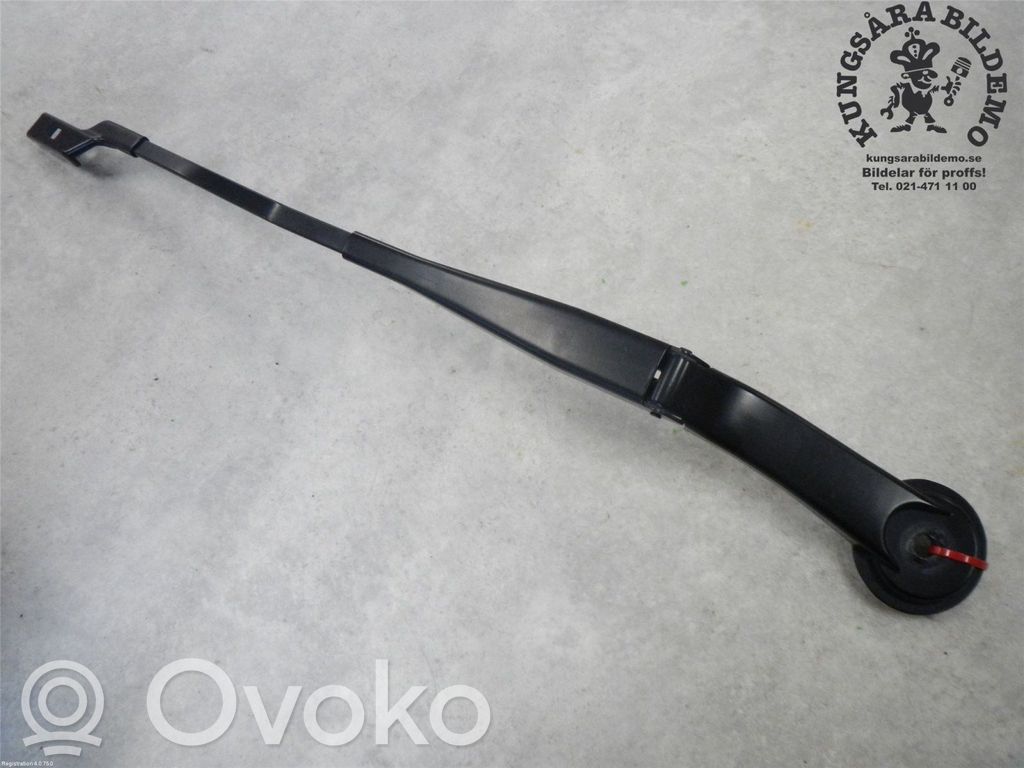 Ford Focus Front wiper blade arm 