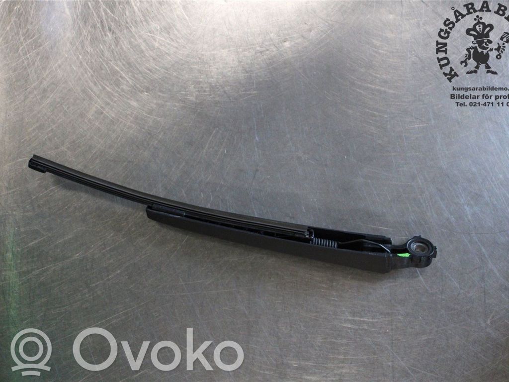 Volkswagen Golf VIII Ramię wycieraczki szyby tylnej 