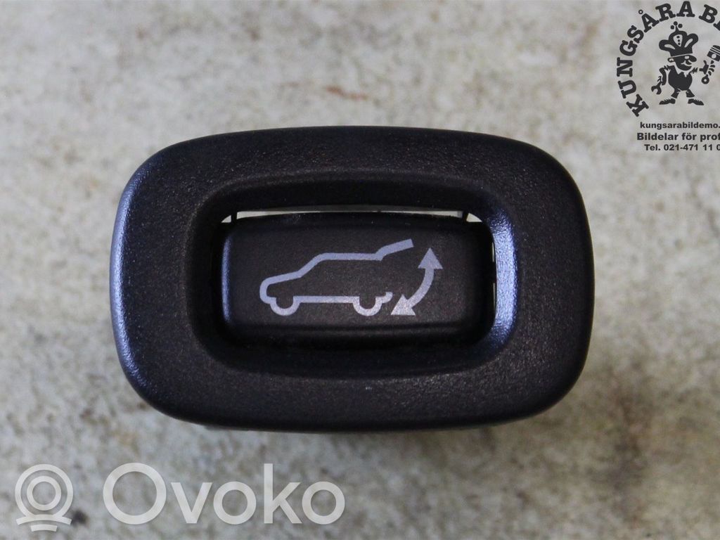 Mitsubishi Outlander Botón interruptor de maletero abierto 