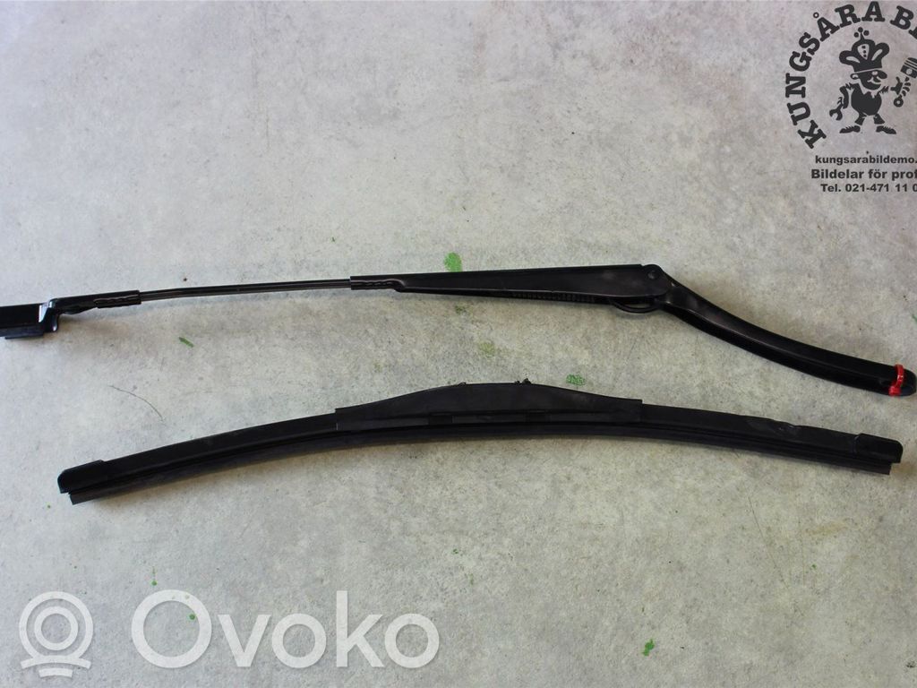 Ford Focus Front wiper blade arm 