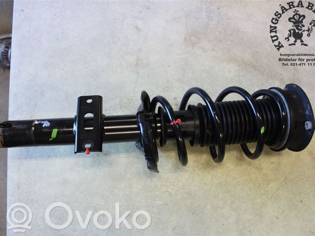 Skoda Kamiq Amortyzator osi przedniej ze sprężyną 