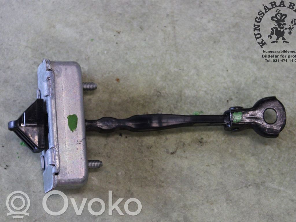 Mazda 6 Takaoven pidätin 