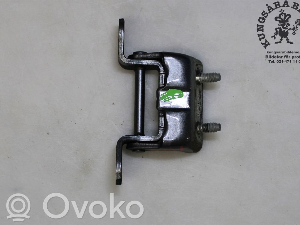 Nissan Qashqai Zawias górny drzwi tylnych 