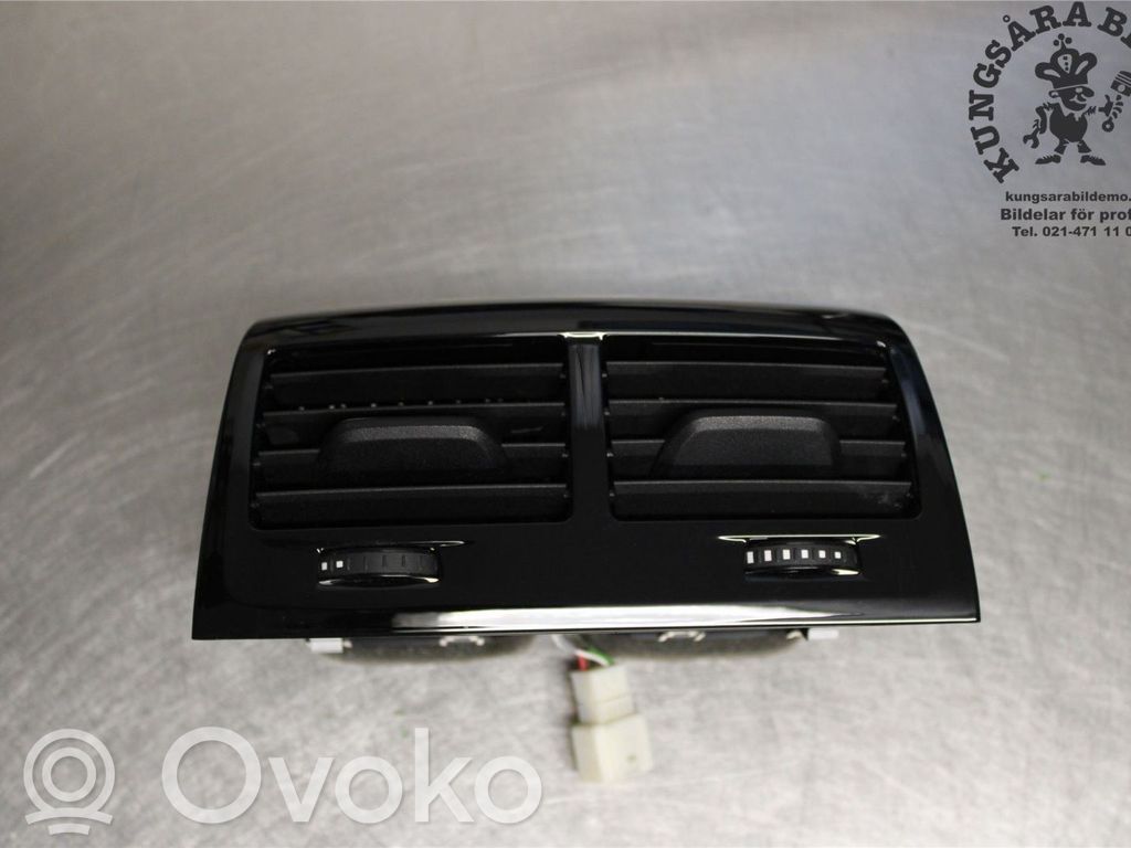 BMW 5 G30 G31 G38 Dysze / Kratki środkowego nawiewu deski rozdzielczej 