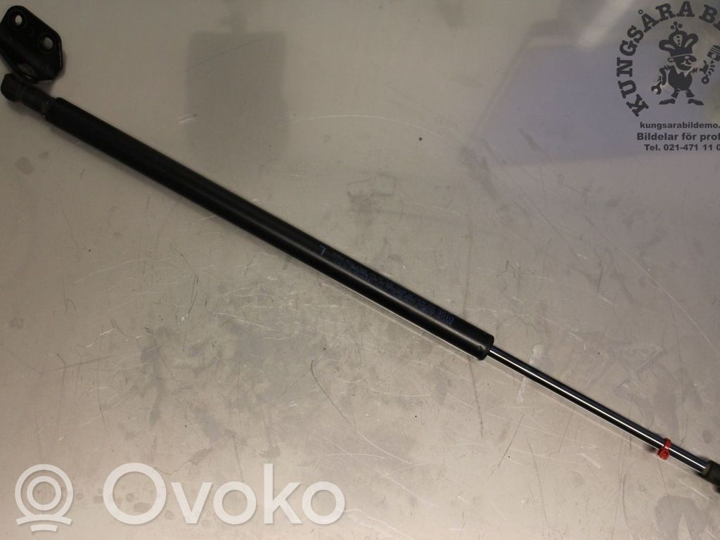 Mazda CX-3 Tailgate strut 