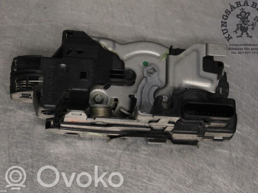 Volvo XC40 Front door lock 