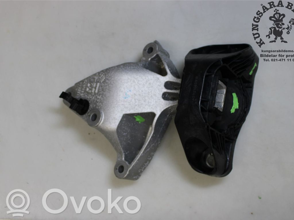 Mitsubishi ASX Engine mounting bracket 