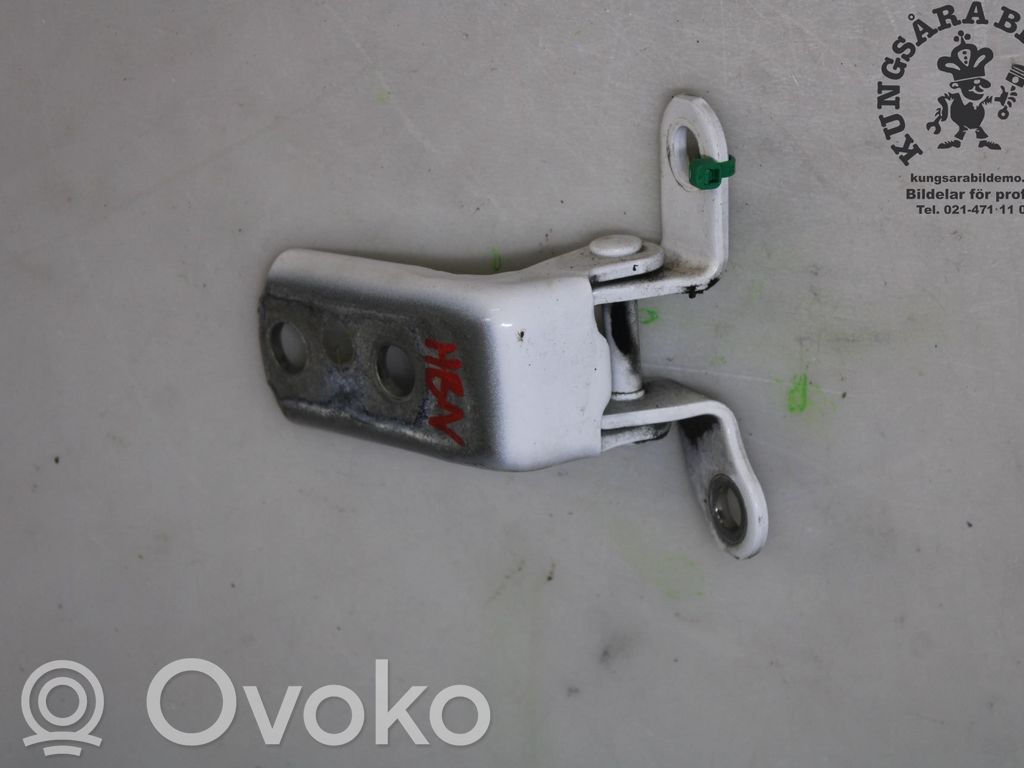 Toyota Yaris Zawias dolny drzwi tylnych 