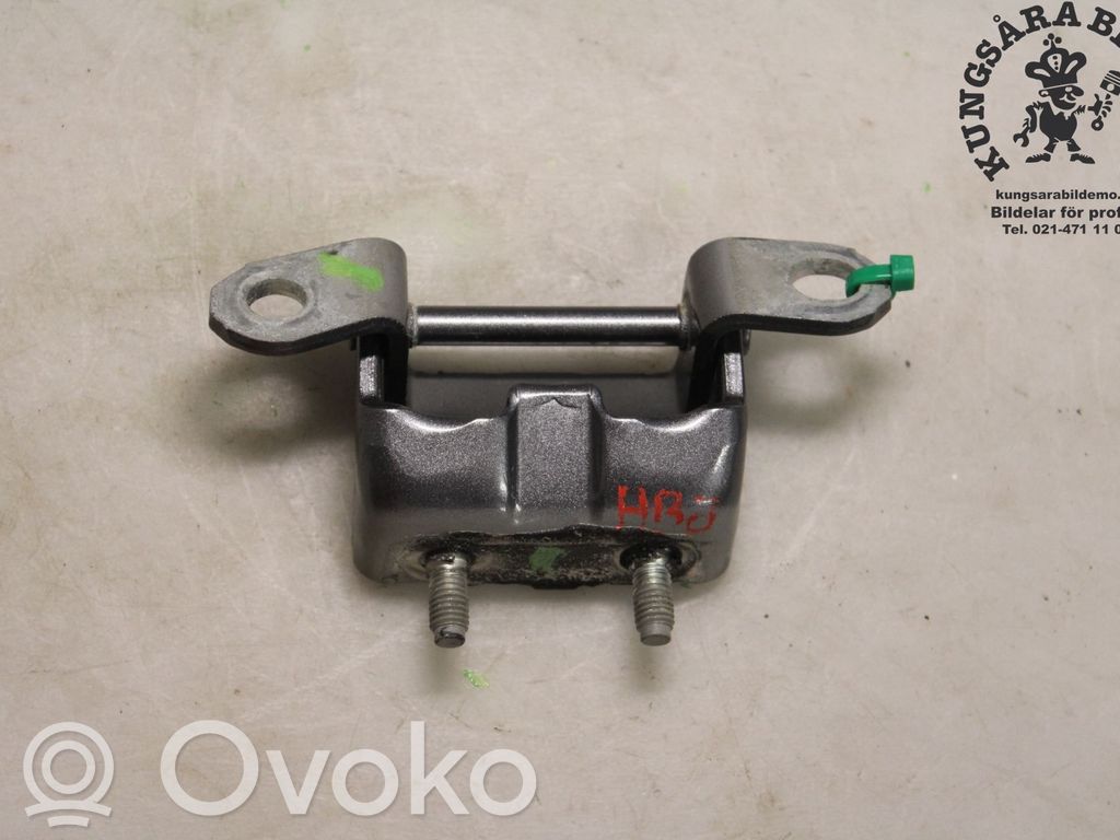 Nissan Qashqai Zawias górny drzwi tylnych 