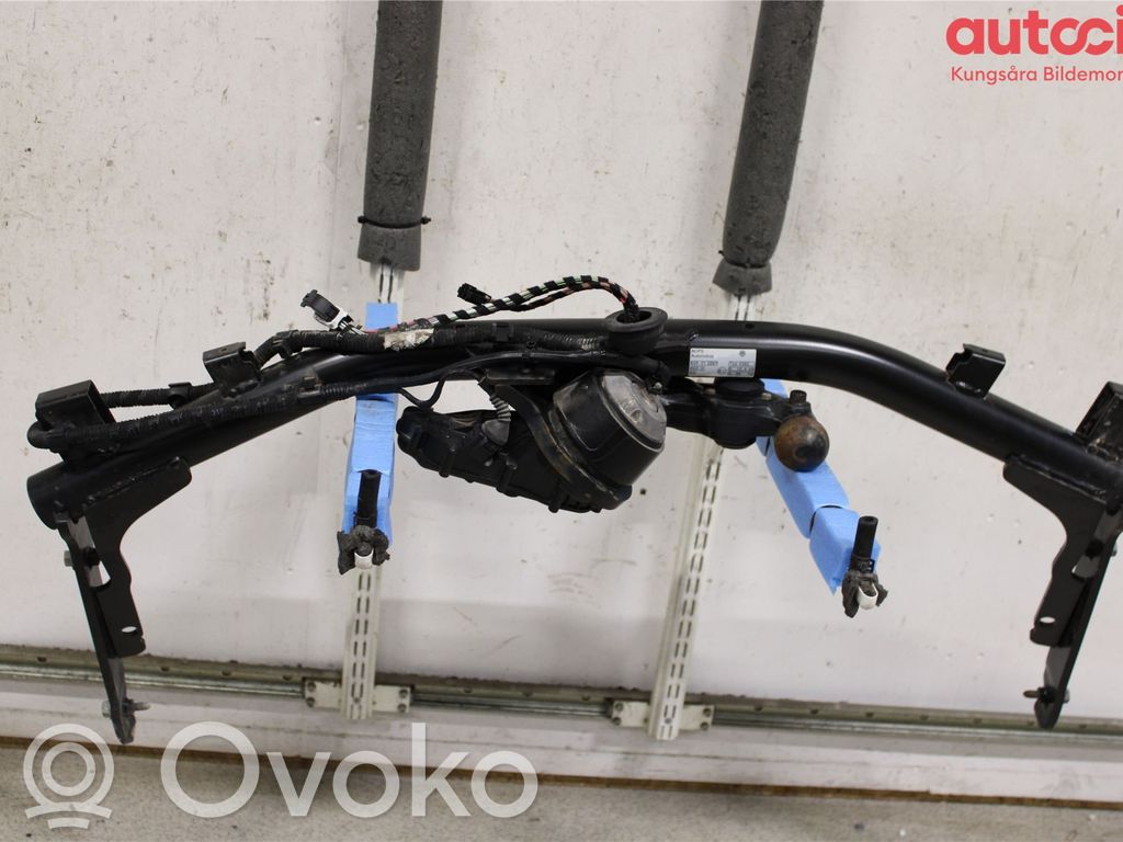 Volkswagen Golf VIII Hak holowniczy / Komplet 