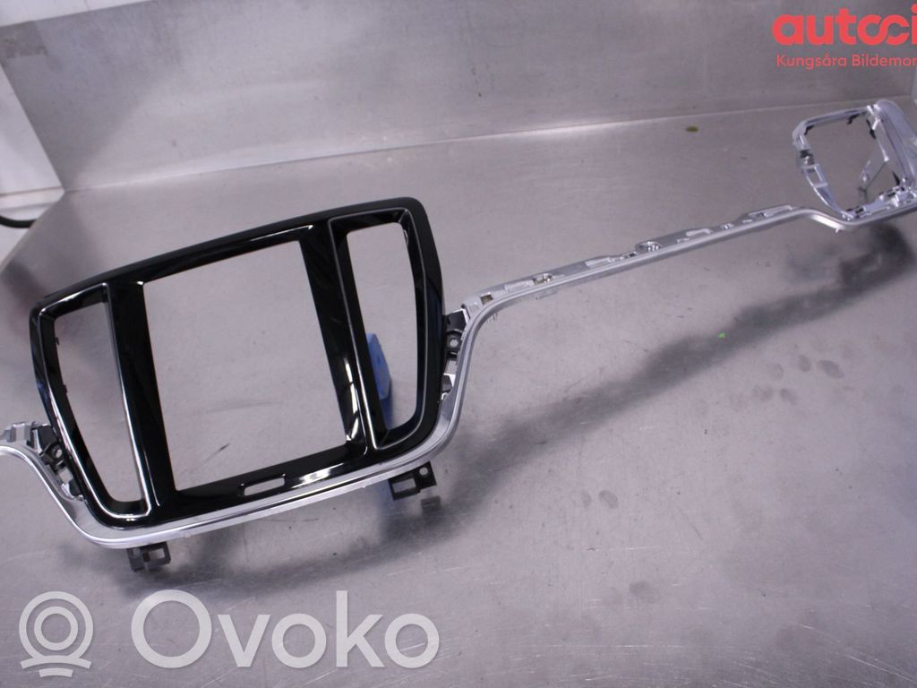 Volvo V60 Dashboard glove box trim 