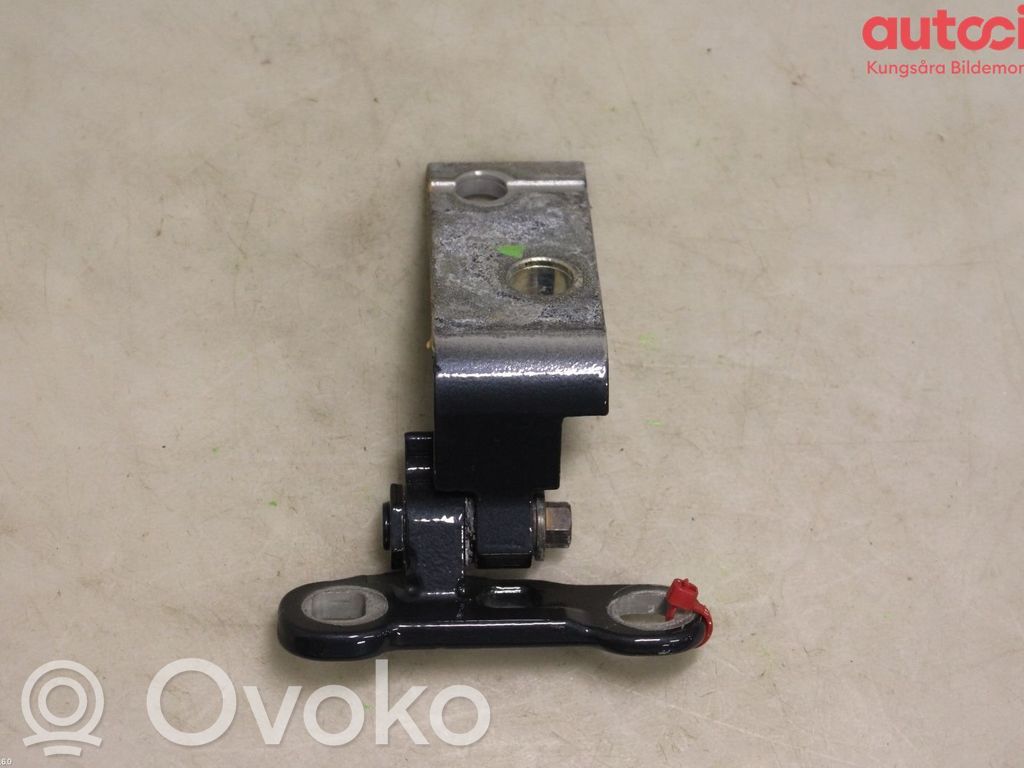 Volvo V60 Front door upper hinge 