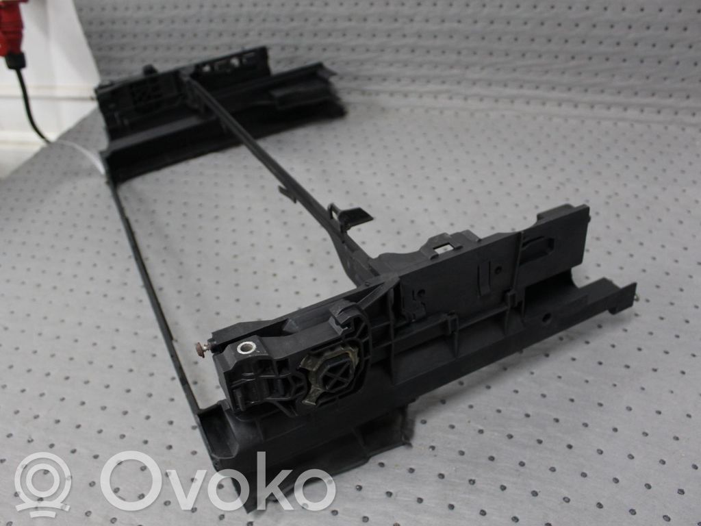 BMW 5 F10 F11 Support, fixation radiateur 