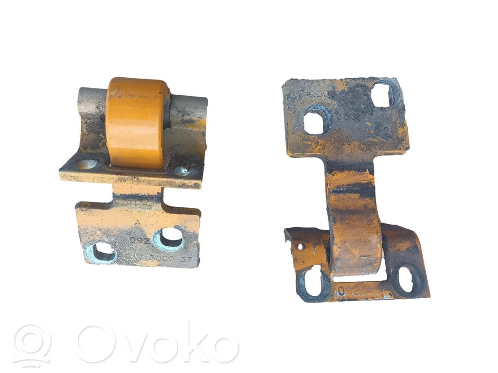Mercedes-Benz Sprinter W901 W902 W903 W904 Zawias dolny drzwi tylnych 
