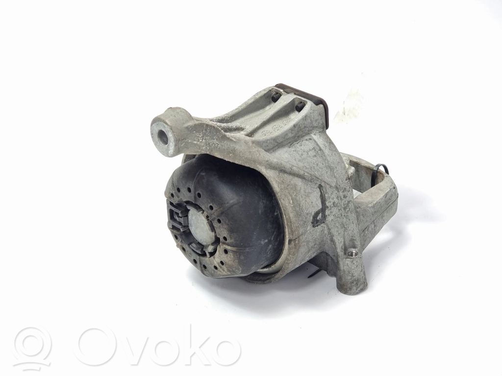 Audi A4 S4 B9 8W Engine mount vacuum valve 