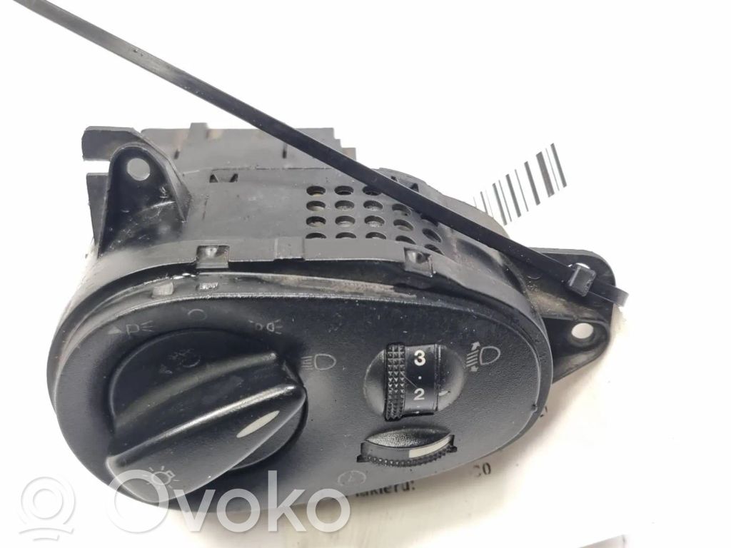 Ford Focus Lukturu slēdzis 