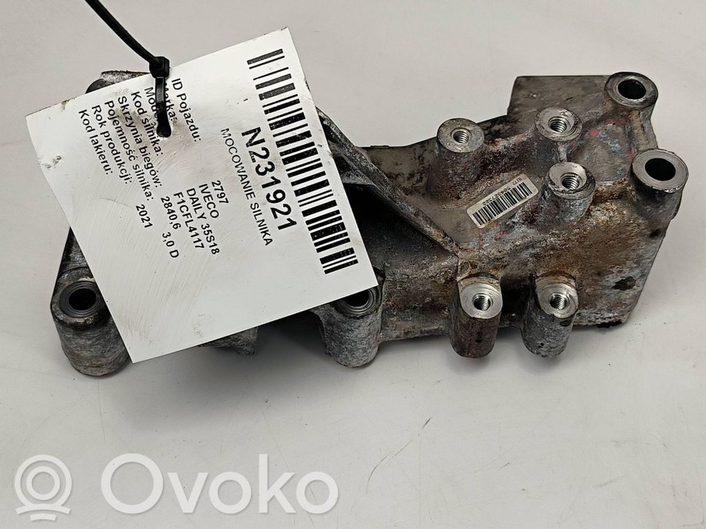 Iveco Daily 35 - 40.10 Engine mounting bracket 