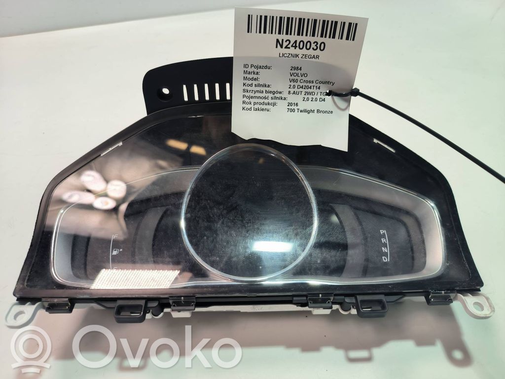 Volvo V60 Spidometras (prietaisų skydelis) 