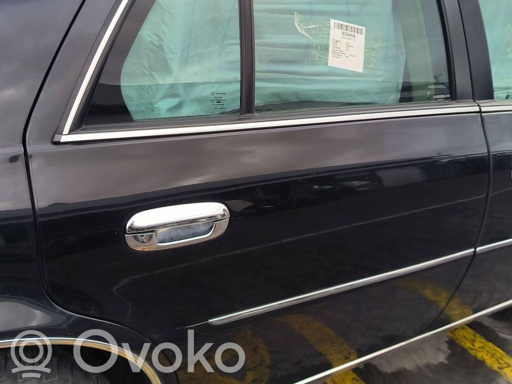 Cadillac DTS Rear door 
