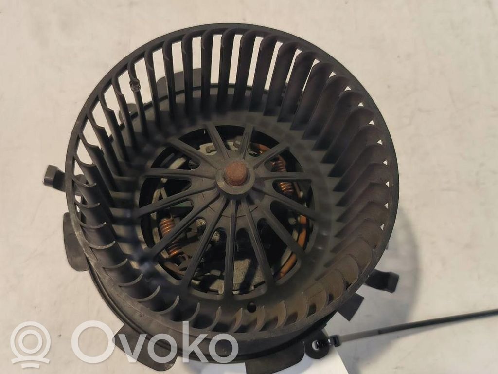 Nissan Interstar Mazā radiatora ventilators 