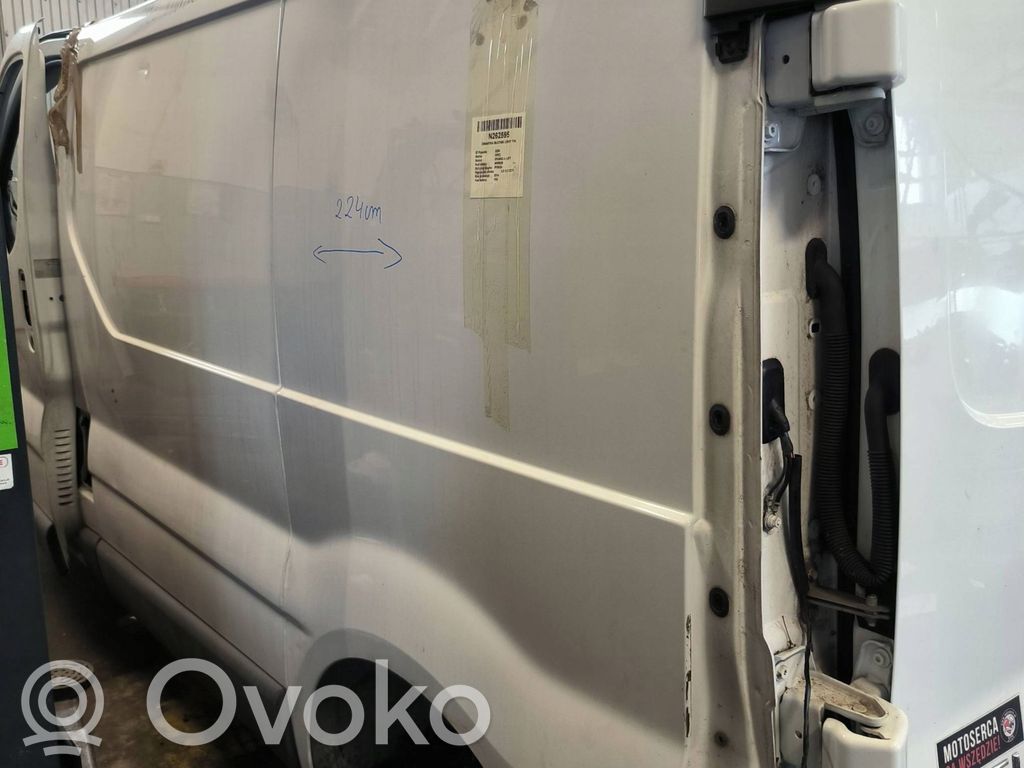 Opel Vivaro Aizmugurējā ceturtdaļa mašīnas 
