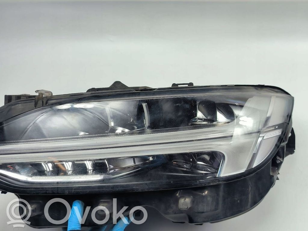 Volvo S90, V90 Scheinwerfer 