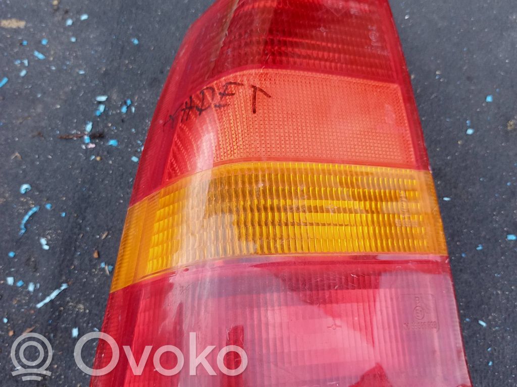 Opel Kadett E Luci posteriori 