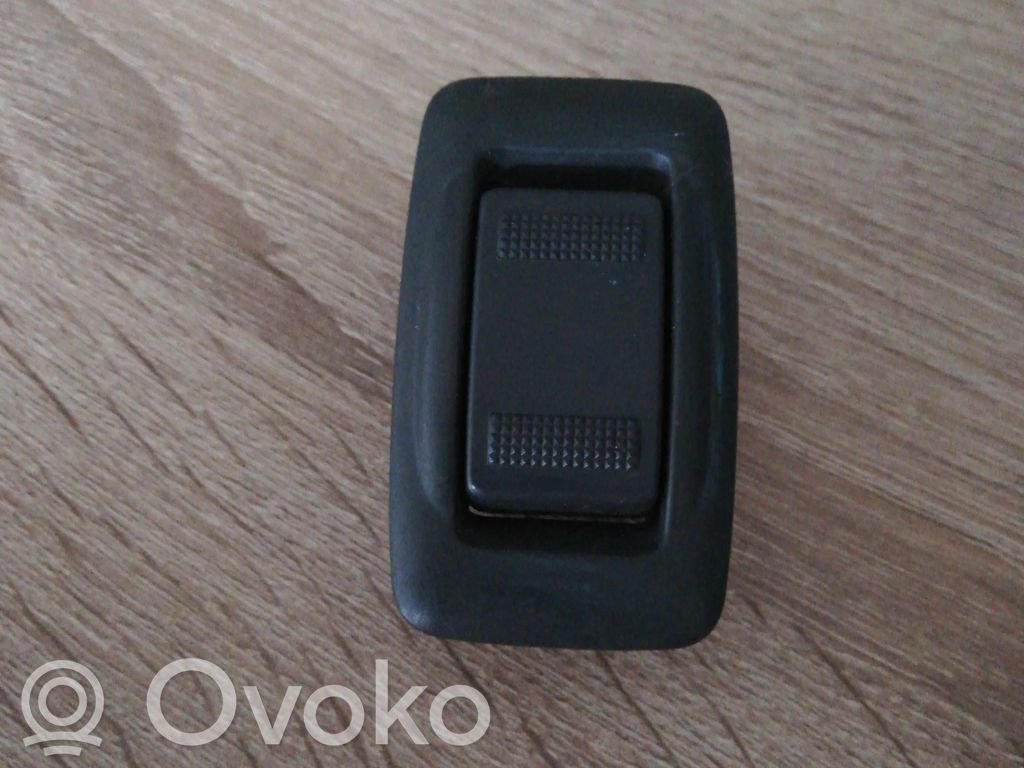 Electric window control switch   LC626638063