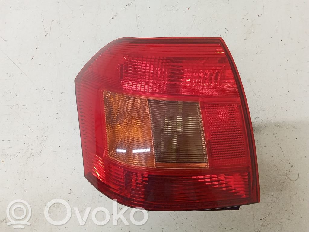 Toyota Corolla E120 E130 Galinis žibintas kėbule 