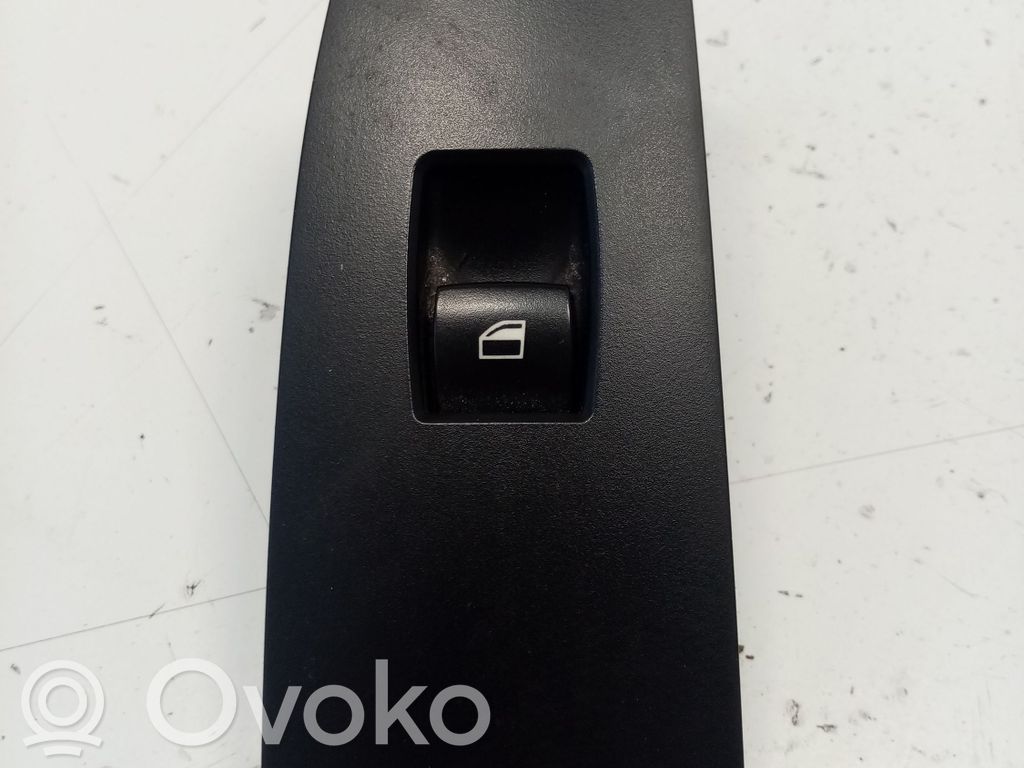 BMW 1 E81 E87 Electric window control switch 