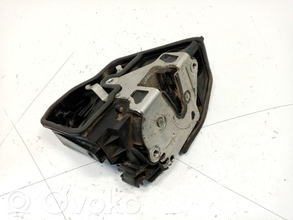 BMW X3 E83 Cerradura de puerta trasera 