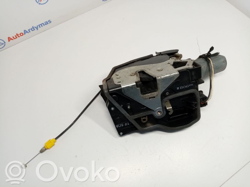 Front door lock   7028908,51217028908,51217202126,51217169238