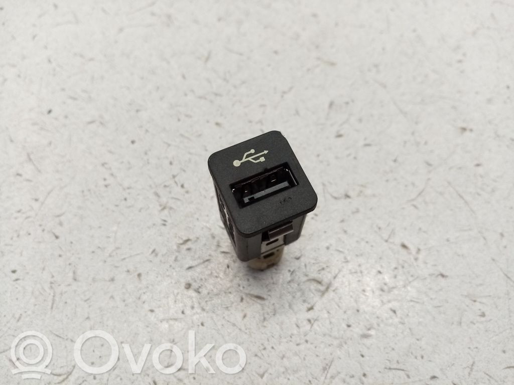 USB savienotājs   9167196,61319167196,84109237656,61319230112