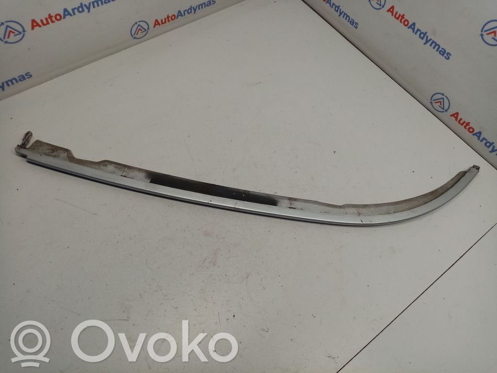 BMW 5 E39 Moulure sous phares 