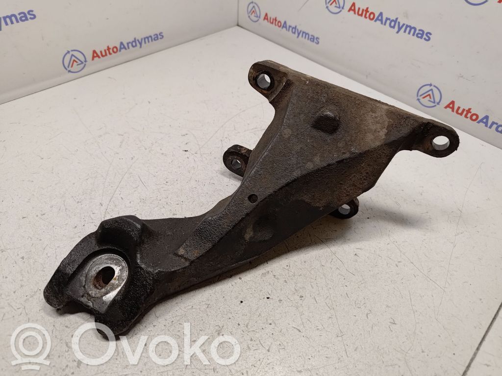 BMW X5 E53 Engine mounting bracket 