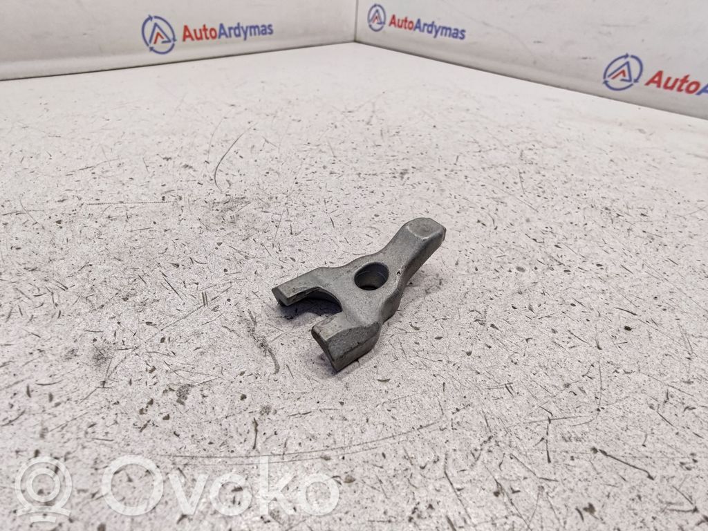 BMW 7 F01 F02 F03 F04 Sprauslas turētājs/pleciņš 