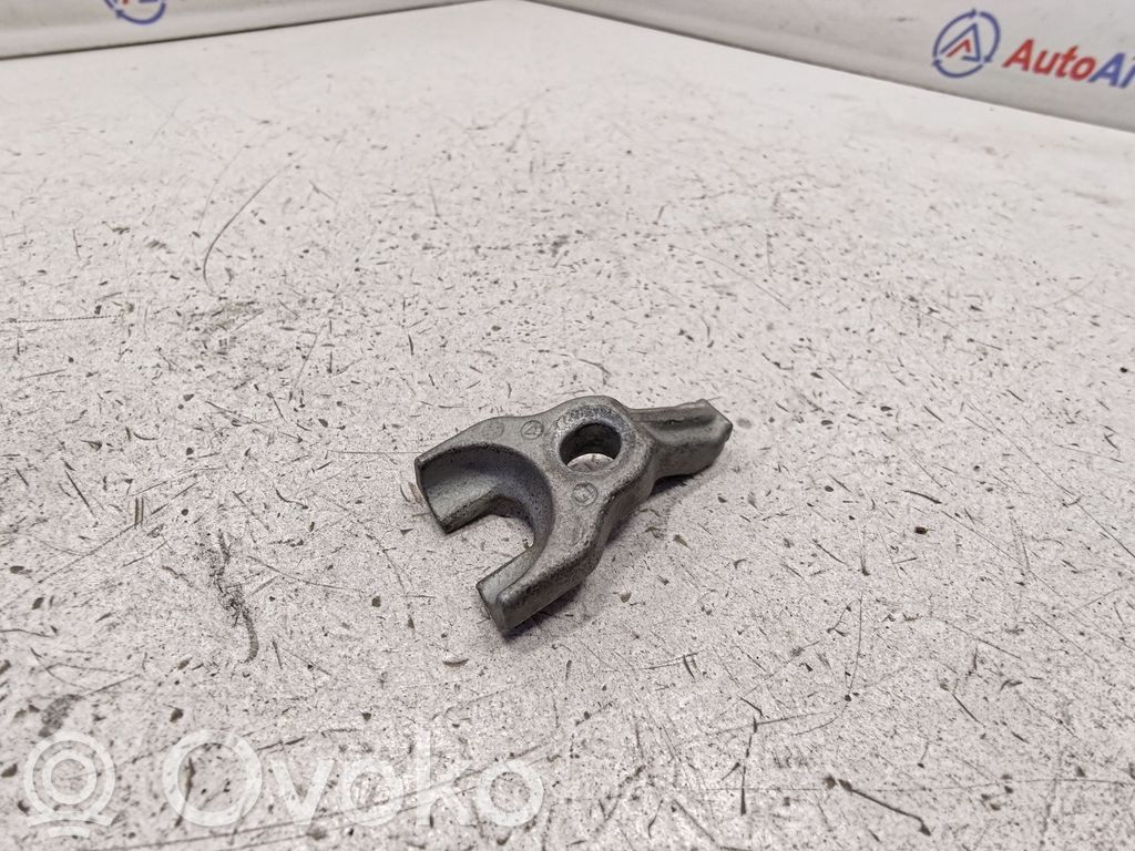 BMW 7 F01 F02 F03 F04 Sprauslas turētājs/pleciņš 