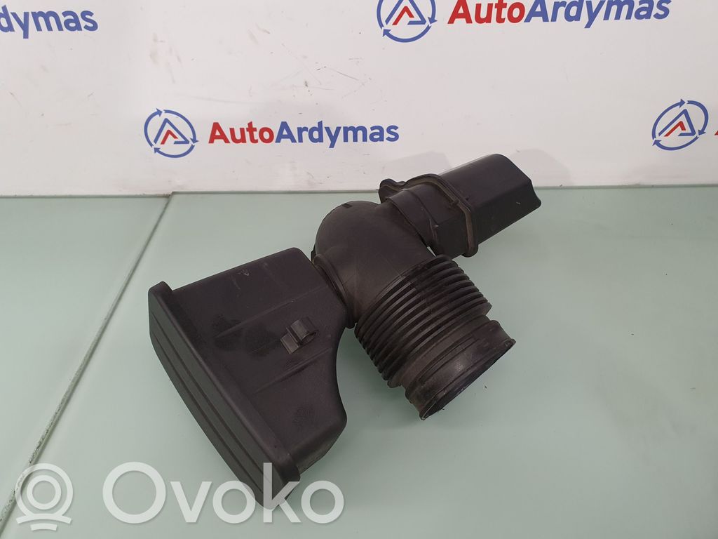 BMW 5 E60 E61 Ilmanoton kanavan osa 