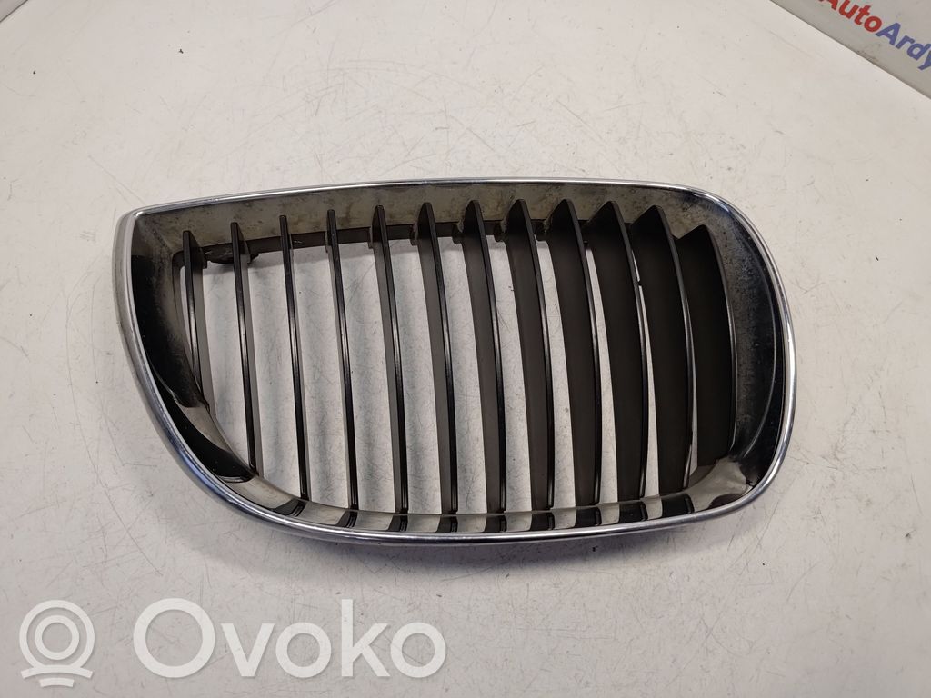 BMW 1 E81 E87 Front bumper upper radiator grill 