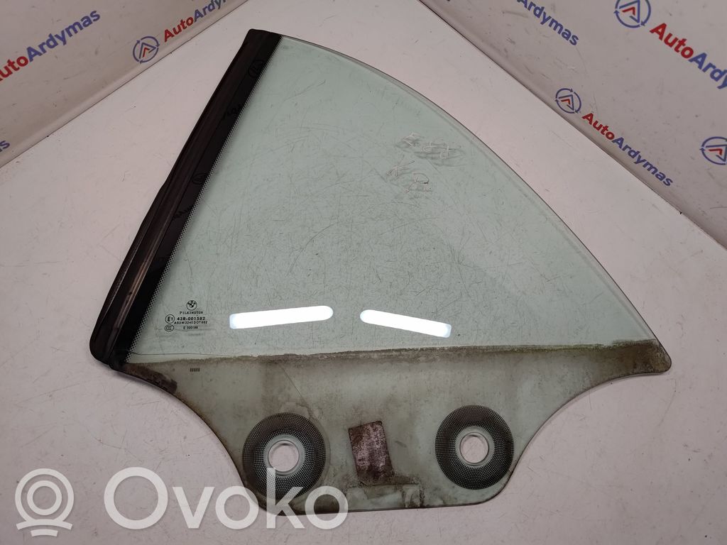 BMW 1 E82 E88 Rear side window 