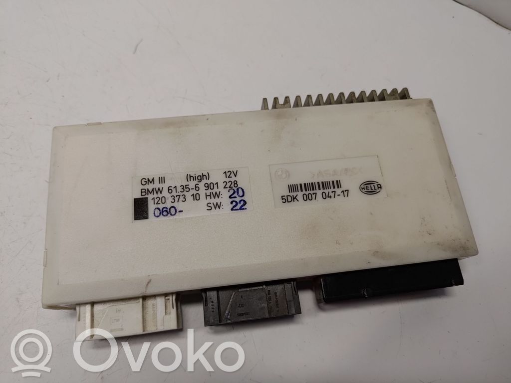 BMW 5 E39 Korin keskiosan ohjainlaite 