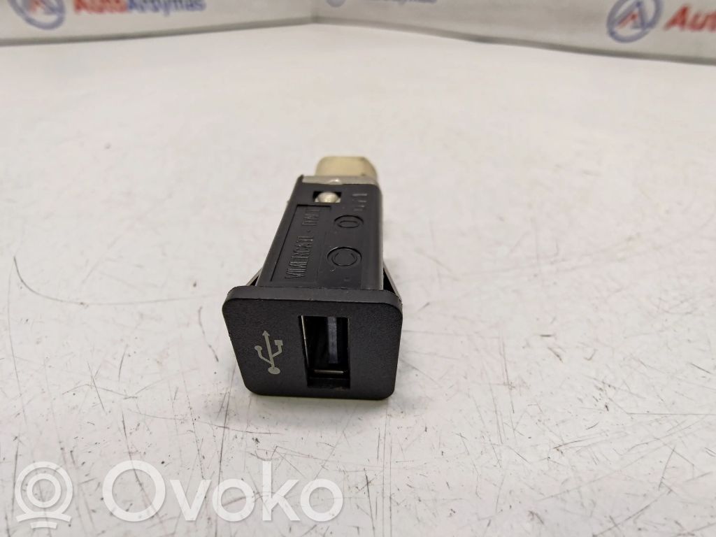 USB jungtis   9167196,61319167196,84109237656,61319230112