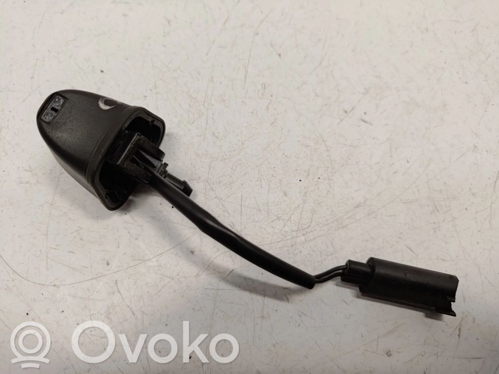BMW 3 E90 E91 Windshield washer spray nozzle 