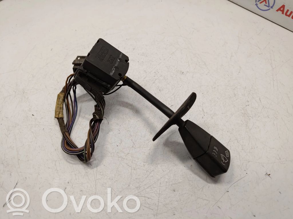 BMW 5 E34 Pyyhkijän vipu 