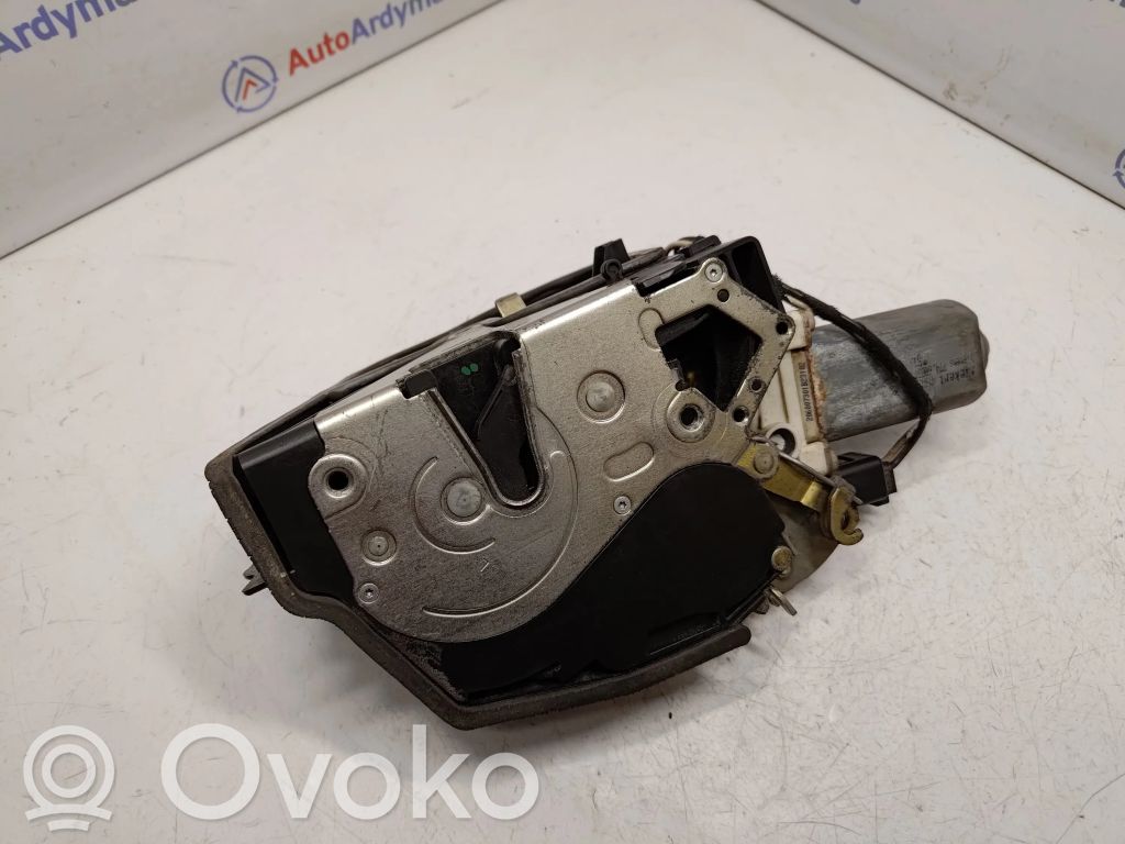 BMW 7 E65 E66 Takaoven lukko 
