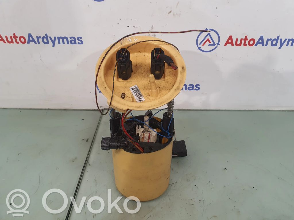 Bomba interna de combustible   16117190946