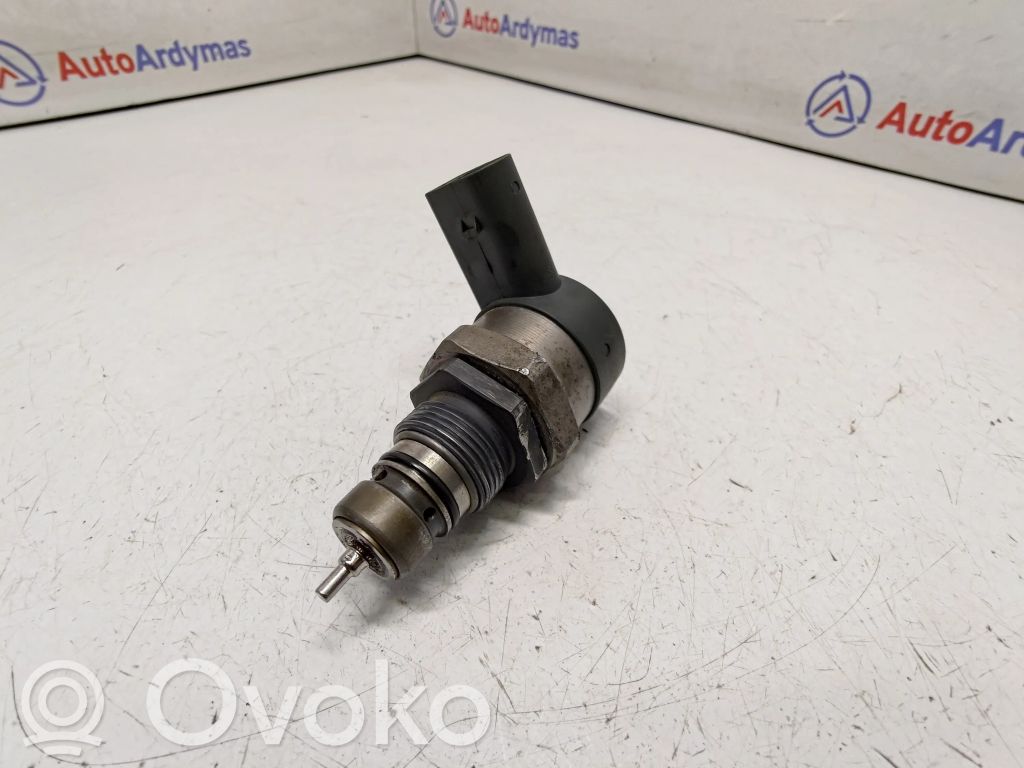 BMW 3 F30 F35 F31 Fuel pressure regulator 