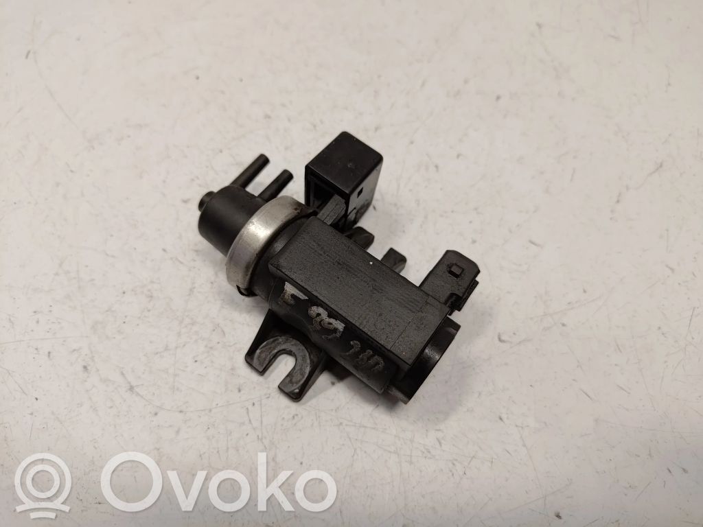 Valve vacuum   2247906,11742247906,11747796634