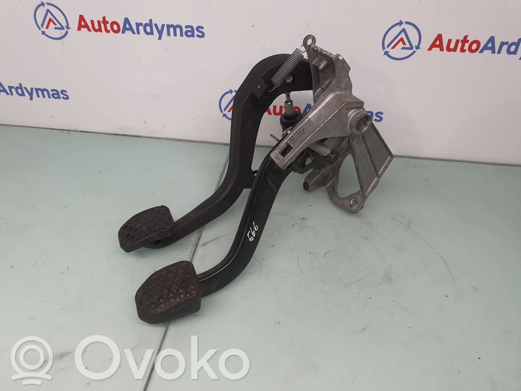 BMW 1 E81 E87 Pedalų komplektas 